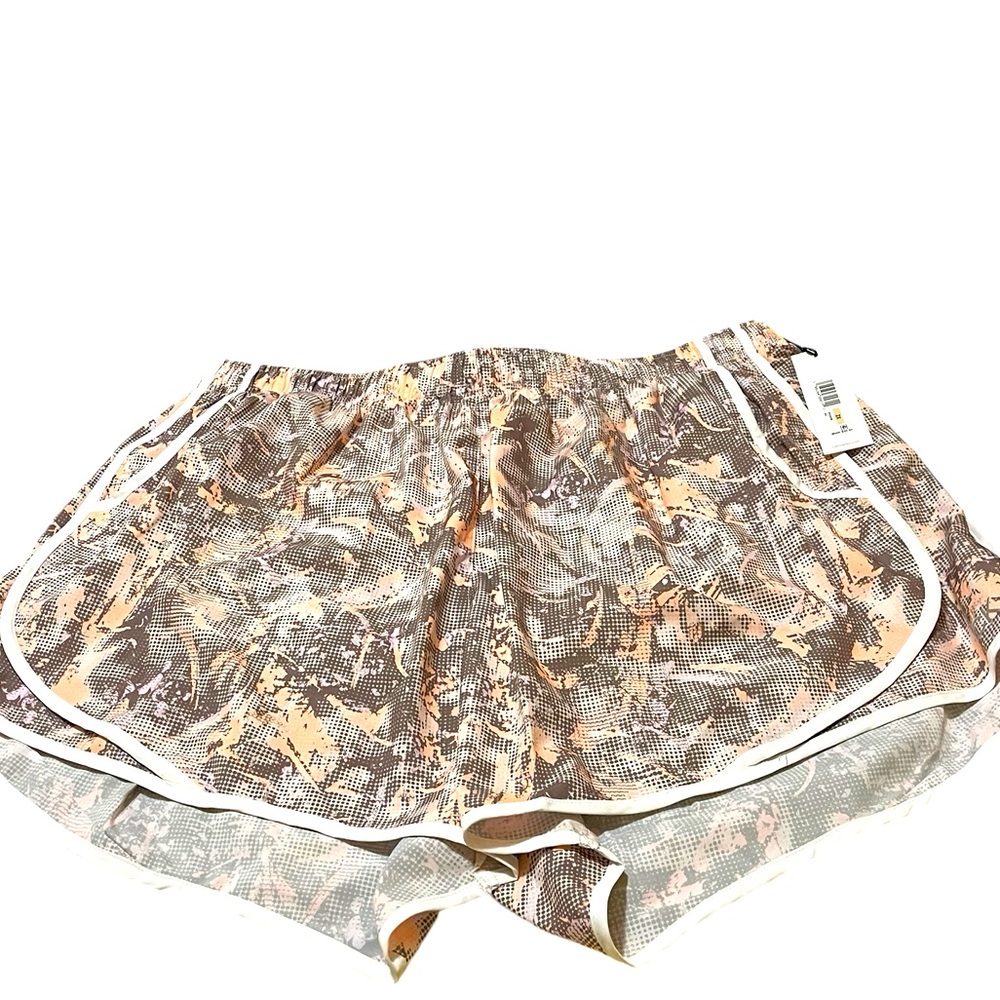 💚🌼NWT CK PERFORMANCE Women's Camouflage Running Shorts
